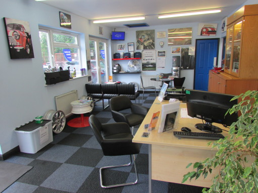 MINI SERVICING AND REPAIRS, BUCKS, HERTS AND BEDS. EST SEPTEMBER 2006