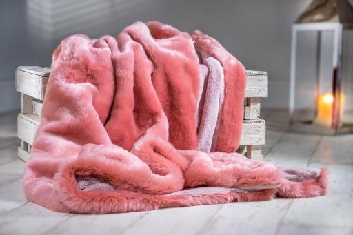 Room Set Photography - Luxury Faux Fur Throw