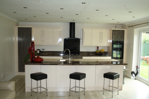 Gloss latte/zebrano contemporary kitchen