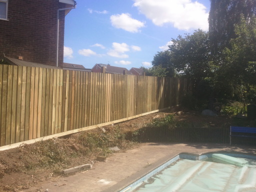 domestic fencing close board