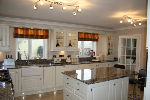 Traditional Painted Oak Kitchen with Granite worktops