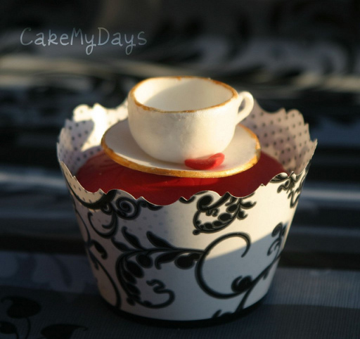 Handmodelled tea cup and saucer cupcakes
