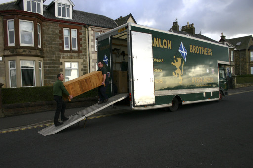 LET HANLON BROTHERS REMOVALS CARRY THE LOAD ON REMOVAL DAY