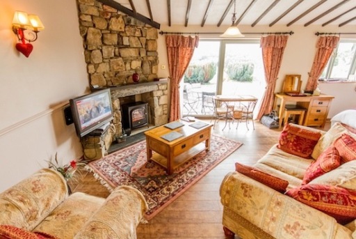 Y Stabal (suite 2) Two room suite with patio &amp; garden overlooking Snowdonia &amp; snacks prep area