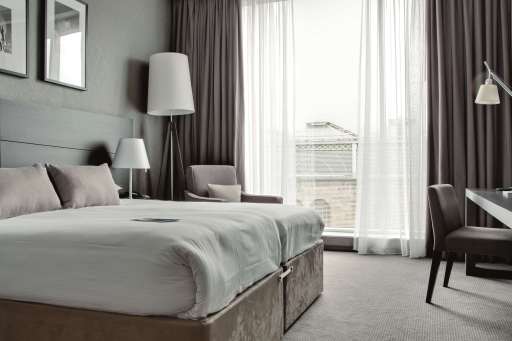 Standard king room