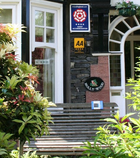 Holly-Wood Guest House