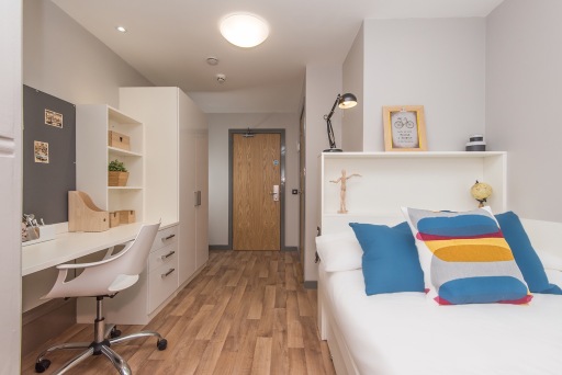 Bronze Ensuite Room