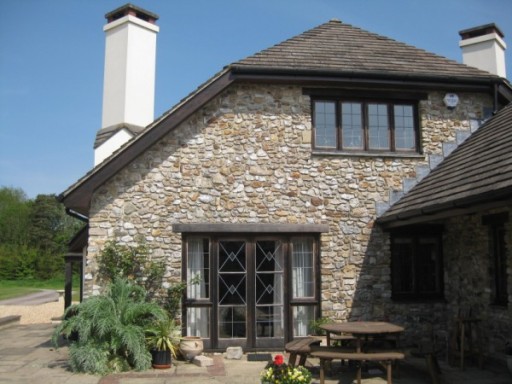 Broadhayes Split Flint is Ideal for facing houses
