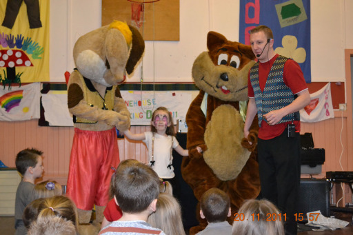 childrens party entertainers Glasgow , Magical Mayhem