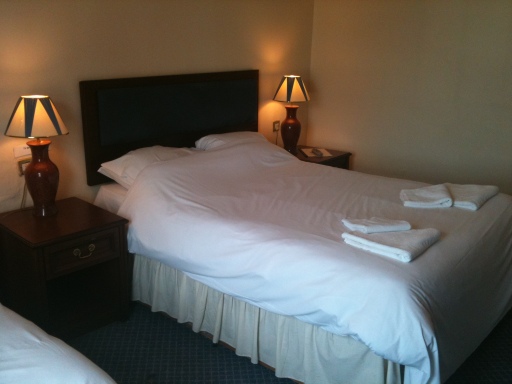 the clarendon hotel redcar pub/hotel/bed and breakfast /food