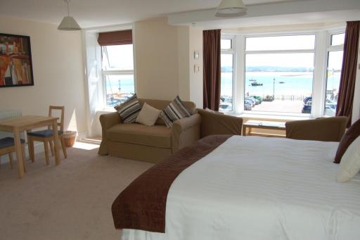 Midships bedroom