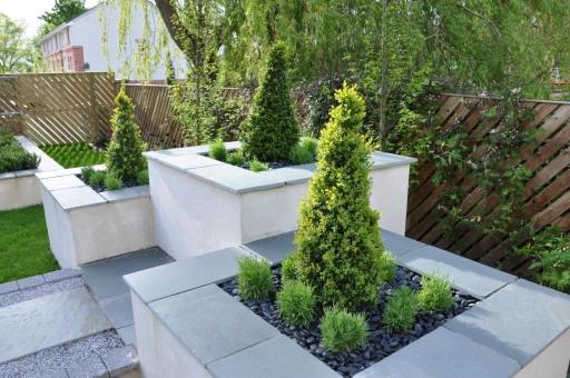 Contemporary raised planters