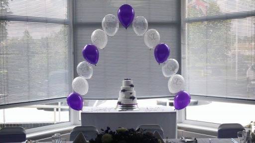 Cake table balloon arch