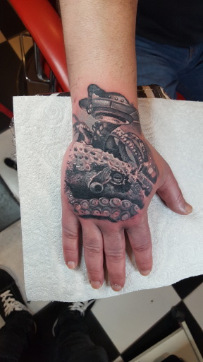 octopus UFO London Blue Lady Tattoo 