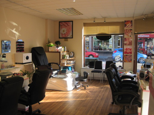 London Top Nails in Cleethorpes