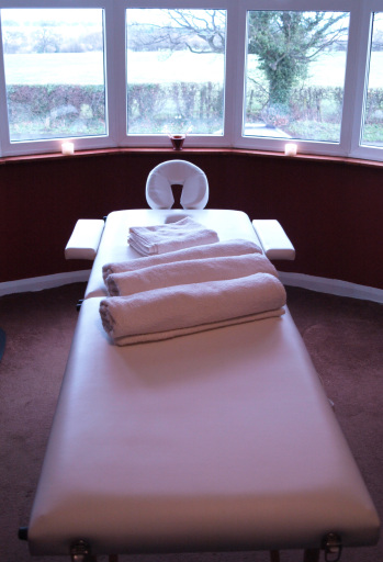 massage table