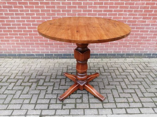 Round Poseur Table