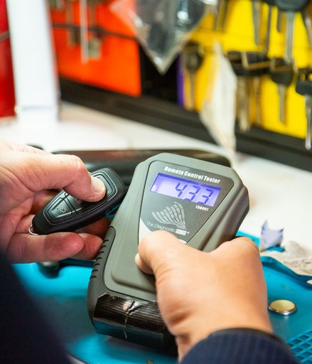 Electronic vehicle key reprogramming