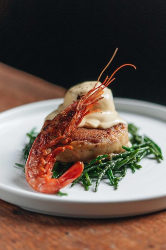 Salmon & smoked cod fishcake, shell-on king prawn, hollandaise, samphire