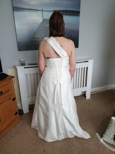 Wedding dress zip replaced with a corset back 