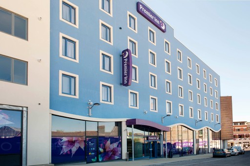 Premier Inn Dorchester hotel exterior