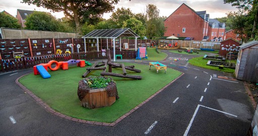 Busy Bees at Mansfield Vicar Water - The best start in life
