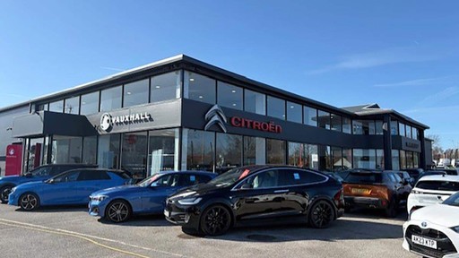 Citroen Peugeot Vauxhall Mansfield exterior and forecourt
