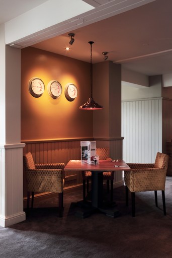 Morton Park Beefeater Restaurant