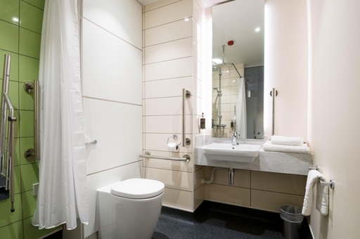hub by Premier Inn bathroom