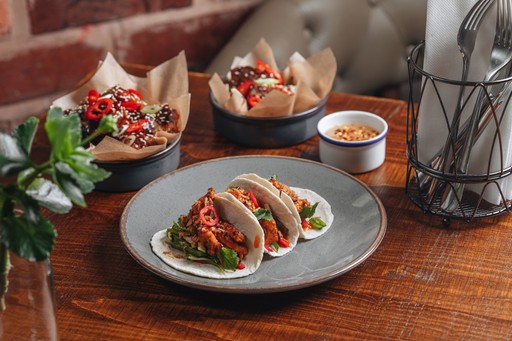 Piri piri chicken soft tacos