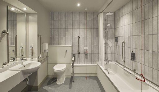 ID5 Fast track 2.0- Standard UA- Bathroom 2