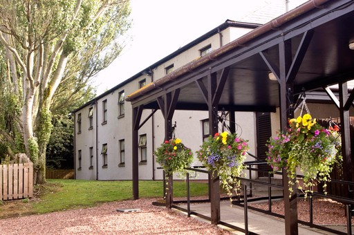 Premier Inn Dundee West hotel exterior