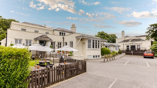 Premier Inn Arundel hotel exterior