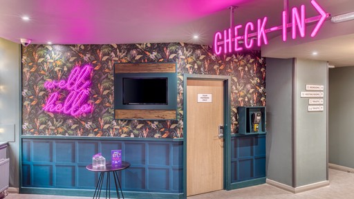 Premier Inn Glasgow City Centre (George Square) hotel reception