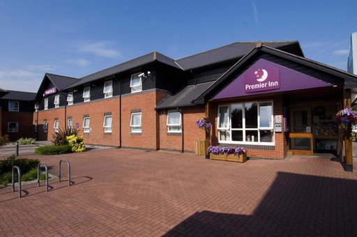 Premier Inn Swansea North hotel exterior