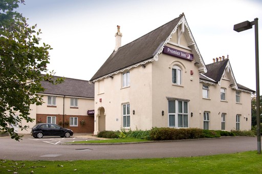 Premier Inn Taunton Ruishton hotel exterior