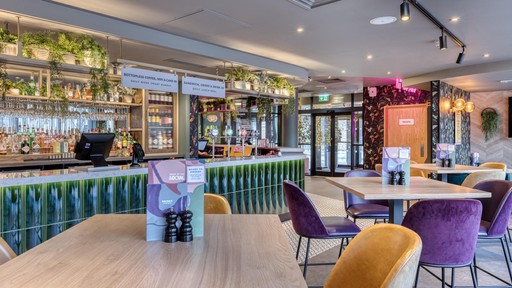 Premier Inn Durham City Centre (Walkergate) bar
