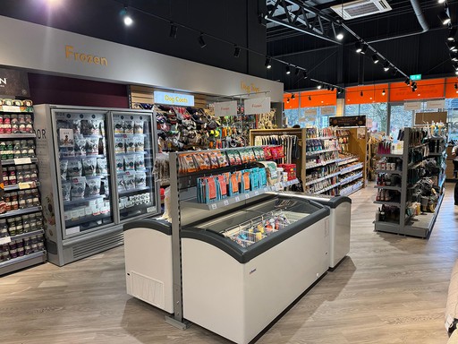 Pets Corner Bicester Interior