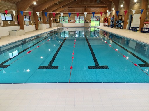 Leighton Park - Swimming Pool