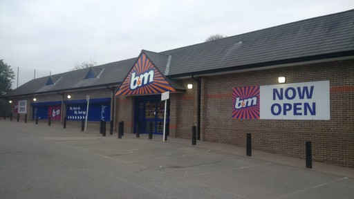 B&M's newest store opened its doors on Saturday (20th October 2018) in Callington, Cornwall.