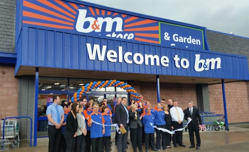 B&M Inverness was opened by the Lady Provost of Inverness Helen Carmichael. She received £250 worth of B&M vouchers for her local charity.