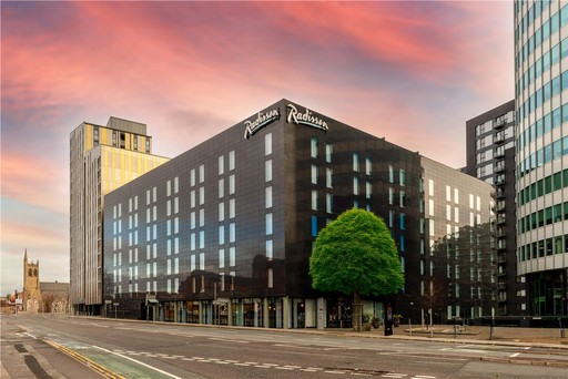 Radisson Machester City Centre exterior dusk