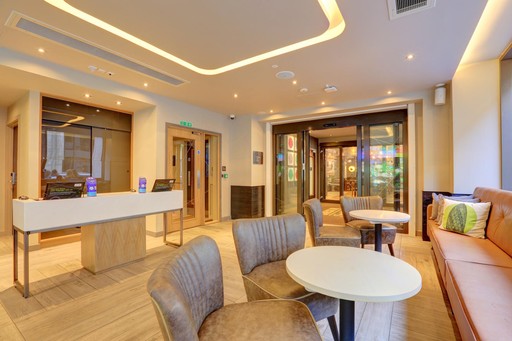 Lounge Cafe Bar