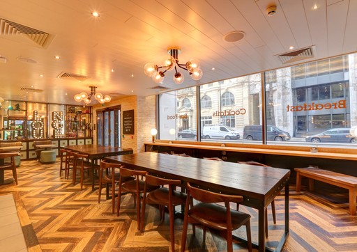 Lounge Cafe Bar