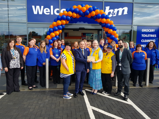River Kids Scottish Children’s Charity were B&M's special guests for the day. They gratefully received £250 worth of B&M vouchers as a thank you for taking part.