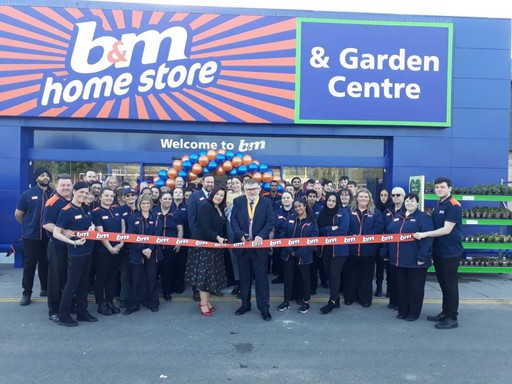 Store staff at B&M's new store in Goldington were delighted to welcome Lord Mayor Dave Hodgson, who cut the ribbon to officially open the store.