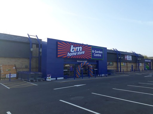 B&M's newest store opened its doors on Saturday (20th April 2019) in Goldington, Bedford. The B&M Home Store & Garden Centre is located just outside of the town centre on Riverfield Drive.