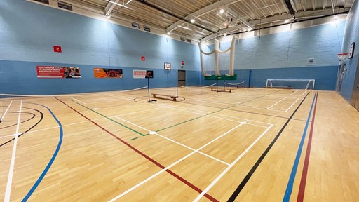 We offer a great variety of different sports and activities in our versatile and spacious sports hall. This includes table tennis, badminton, volleyball, basketball and netball.