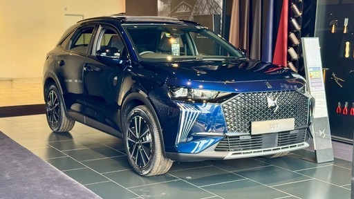 DS 7 Inside Evans Halshaw DS Salon Cardiff Dealership