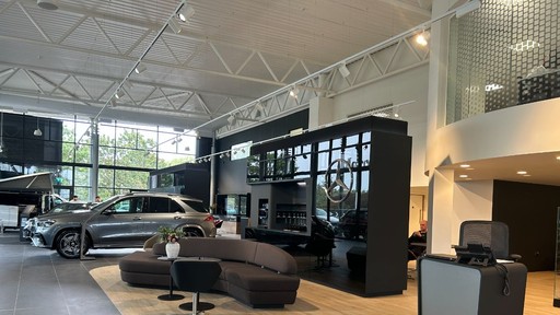 Stratstone Mercedes-Benz of Ayr Dealership Interior Customer Lounge